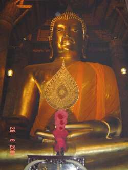 largest golden buddah in Ayutthaya