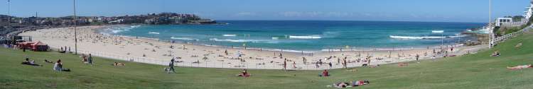 Bondi beach - 3 photos painstakingly stitched together and then shrunk for the web so you wonder why you even bothered